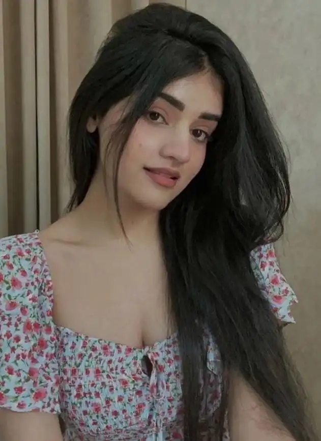 Call Girls in Model Colony